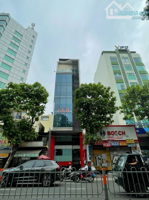 MẶT TỀN TRỤC NGUYỄN THỊ MINH KHAI, QUẬN 1 – NH10,4 x 22M-CTXD: 1 HẦM 7 TẦNG – GIÁ 54 TỶ