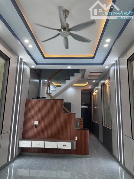 Nhà Đẹp 1T1L Đường Nhựa 6m Gần Chợ Tân Long P. Dĩ An TP.HCM Sân 7 Chỗ 4.8 Tỷ TL