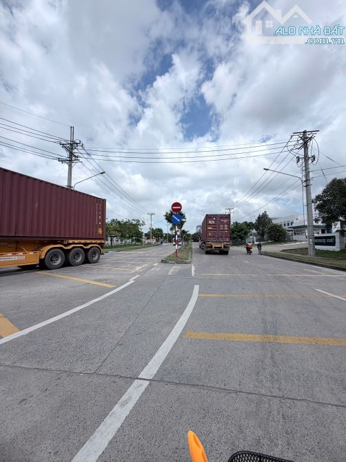 X180. Chuyển nhượng nhà máy đã đóng thuế 1 Lần Trong KCN NHƠN TRẠCH khuôn viên gần 10Ha -