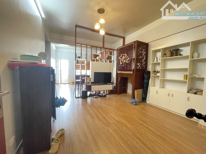 Hàm Nghi Mỹ Đình 2 - 71M2, 2PN, Tầng Trung, Ban Công Nam, View SVĐ Mỹ Đình, 5.5 Tỷ