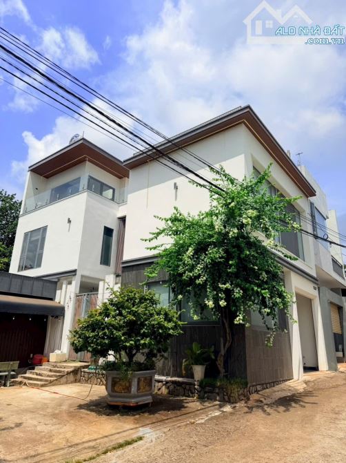 NHÀ MÊ 3 PHÒNG NGỦ HẺM HOÀNG THẾ THIỆN (7x14,7): Giá 5,5 tỷ
