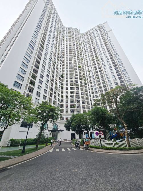 CHUNG CƯ ROYAL CITY NGUYỄN TRÃI 98M 3N2VS GIÁ 10.3 TỶ