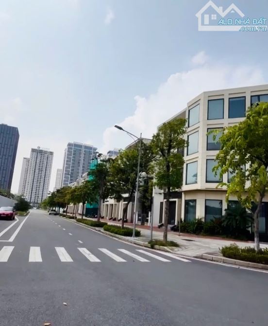 BÁN SHOPHOUSE STARLAKE - KĐT TÂY HỒ TÂY - LÔ GÓC - 25OM2 - 3OM MẶT TIỀN - 4 TẦNG THANG MÁY