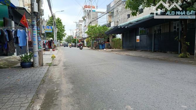 NP302 Bán nhà 1 trệt 1 lầu mới cứng gần Trường Nguyễn Bỉnh Khiêm, Quang Vinh: