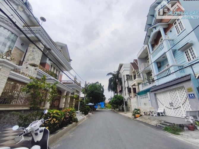 Khu VIP Q.1 mặt tiền kinh doanh đa ngành trung tâm Quận 1 120m ngang khủng 5.2m 4 tầng