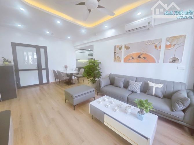 Chủ vay bank cần bán gấp! Chung cư 283 tòa C nhỉnh 5 tỷ, nhà mới ở luôn, 2 ngủ, 2 vệ sinh,