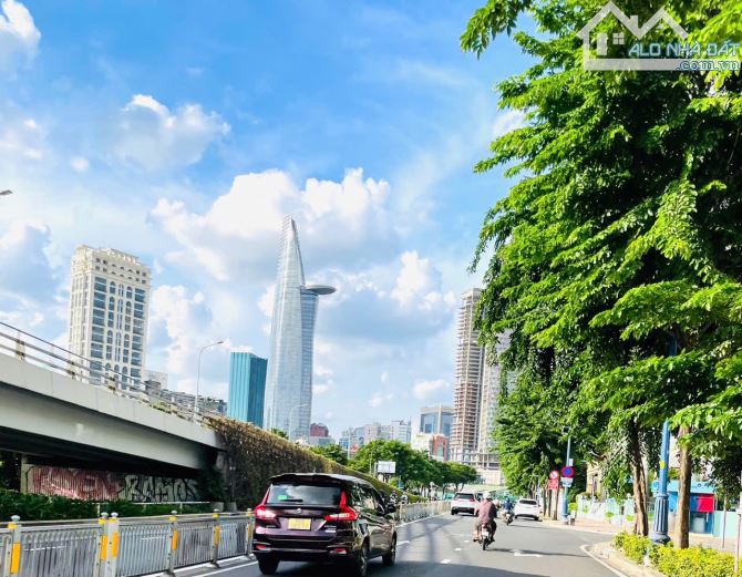 SIÊU PHẨM BẾN VÂN ĐỒN XE HƠI VI VUUU BÁN ĐẤT TẶNG NHÀ C4 TIỆN XÂY CẤT MỚI 🚕🚎🚛🚕🚚🚌🛻