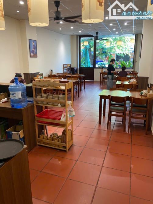 - Bán nhà 3 tầng mt đường ( 10m5) Ngô Văn Sở - Gần Chợ Hòa Khánh, DT 113M2 – Giá 14,5 TỶTL