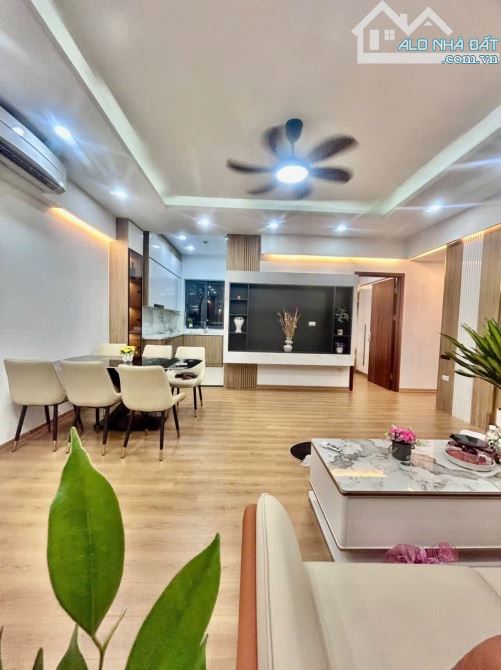 Cần bán căn hộ chung cư Vinaconex2, Hoàng Mai, Dt 55m2 gồm 2 ngủ, 1 vs Giá chỉ 3,68 tỷ (ct