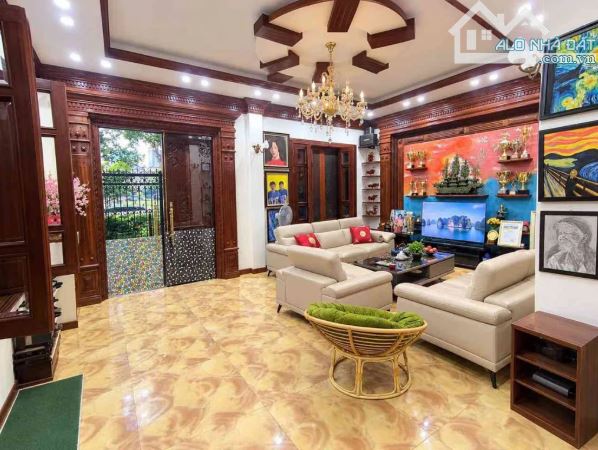 BIỆT THỰ CÁCH TSN 5 PHÚT- 415M2(15m*30m)- 3 TẦNG- SÂN VƯỜN-ĐẲNG CẤP- HẺM Ô TÔ AN NINH