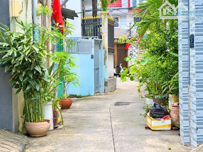 5,5 TỶ - NHÀ C4 - 93m2, Ngay Cồng Trường Tiểu Học Hoàng Diệu, Linh Trung