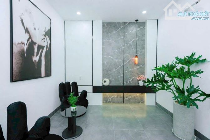 Nhà mặt tiền kinh doanh Lý Thường Kiệt ngay ngã 6 BMT