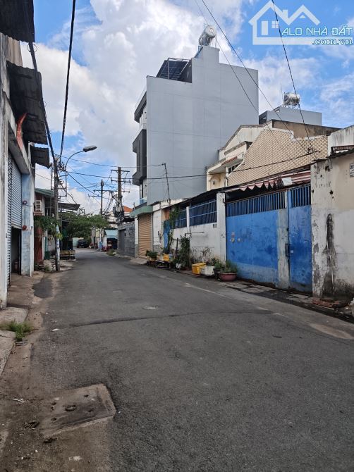 Nhà kho hẻm nhựa thông 8m đường Hương Lộ 2, 8x20m