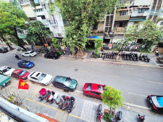 SIÊU PHẨM MẶT PHỐ THI SÁCH – LÔ GÓC – 99M² – 40 TỶ 80m² xây dựng – 3 tầng – MT 4,2m – Giá