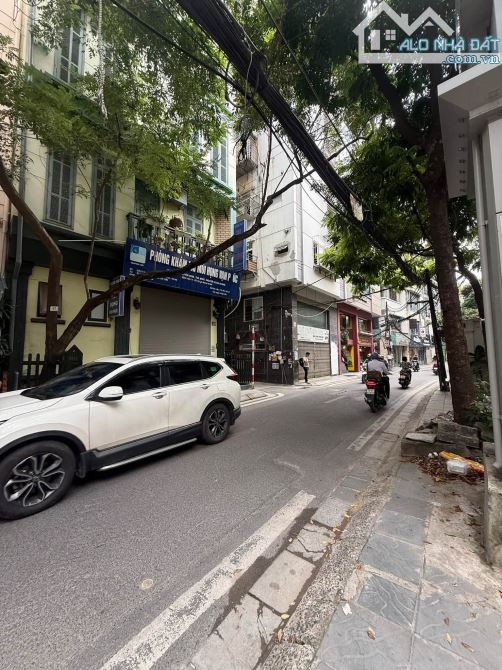 Bán nhà phố Kim Mã, Ba Đình, 60m², 8 tầng, thang máy, thông sàn, ô tô vào nhà, 26,68 tỷ