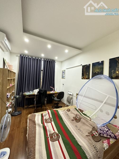 BÁN NHÀ CÁT LINH 36M² 7 TẦNG THANG MÁY 4PN NHÀ ĐẸP Ở NGAY 10 TỶ