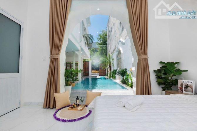 Bán Biệt Thự 1T2L Mặt Tiền Phan Chu Trinh Cách Biển 3P Đi Bộ 186M2 (9.7x19) - Giá: 37Tỷ