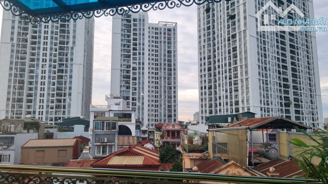 Cần bán gấp căn nhà Mặt Phố Tam Trinh, Mai Động,98m2 x 6 tầng thang máy, Giá nhỉnh 24 tỷ.