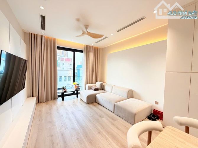 Nhà mới 6 tầng, thang máy phố Kim Ngưu, 20m ra oto tránh, giá 12tỷ5