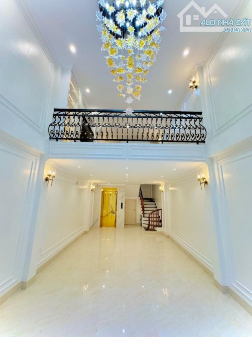Cần bán gấp nhà Phân Lô Minh Khai, Dương Văn Bé, 75m2 x 6 tầng thang máy Giá 23.9 tỷ.