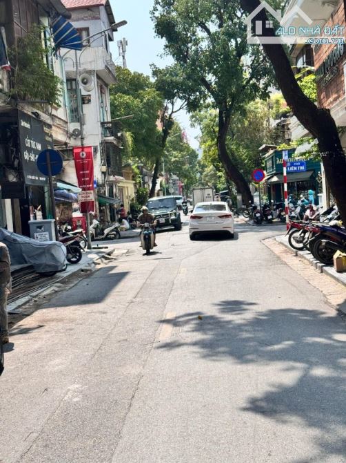 HIẾM! SAU 1 NHÀ RA PHỐ TRẦN QUỐC TOẢN – TRUNG TÂM HOÀN KIẾM – Ô TÔ 7 CHỖ ĐỖ CỬA – 2 THOÁNG