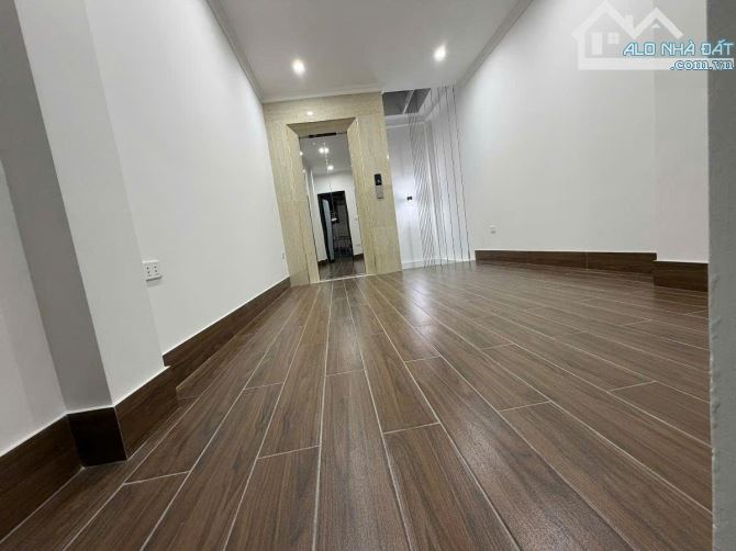BÁN NHÀ PHỐ XUÂN LA, 35M², 5 TẦNG THANG MÁY, Ô TÔ, KD, 11,2 TỶ