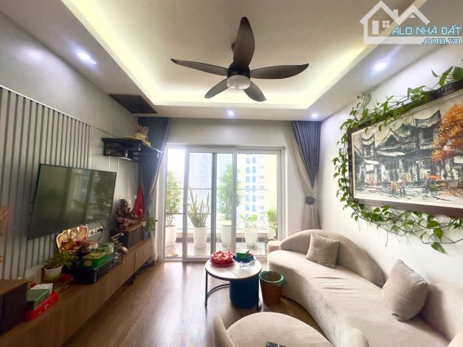 Bán gấp! CH 3N Chung Cư Golden Palace DT 117,5m 3N căn góc Giá 76tr/m SĐCC hướng ĐN