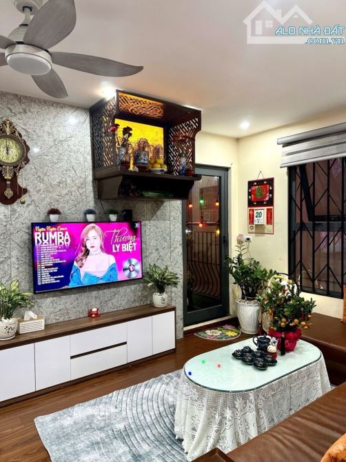 Bán Căn Hộ Hanoi Homeland Thượng Thanh, Tòa 1 Tầng Trung - 62m2 - Giá 4.5 Tỷ