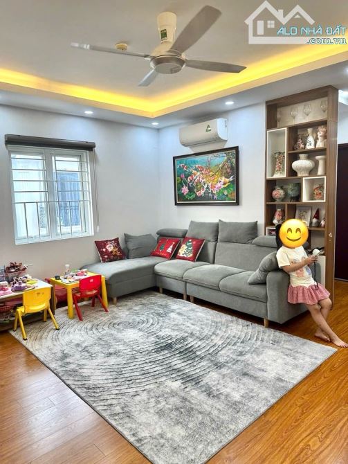 Nhỉnh 4 tỷ chung cư C14 Bùi Xương Trạch, 68m2, 2 ngủ, 2wc, ô tô chạy vòng quanh, căn góc