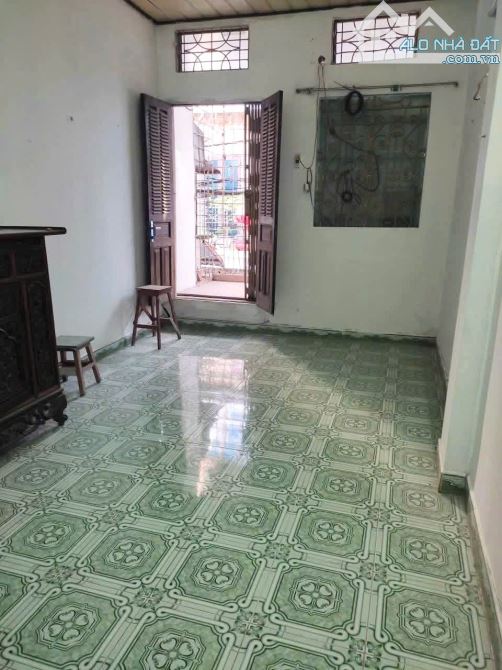 Chỉ 2,1 tỷ nhà 2 tầng 35m2 ngay Vin Thượng Lý, đường thông 4m, oto đỗ cửa