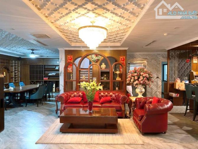 Biệt Thự Lô Góc Trần Kim Xuyến Cầu Giấy - 264M2, 6 Tầng, MT 18M, 158 Tỷ - View Vườn Hoa