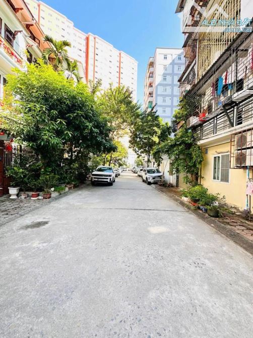 BIỆT THỰ LÔ GÓC – 2 MẶT TIỀN – VỈA HÈ 3 Ô TÔ TRÁNH VIP HOÀNG QUỐC VIỆT🌹121m2 - MT 20m