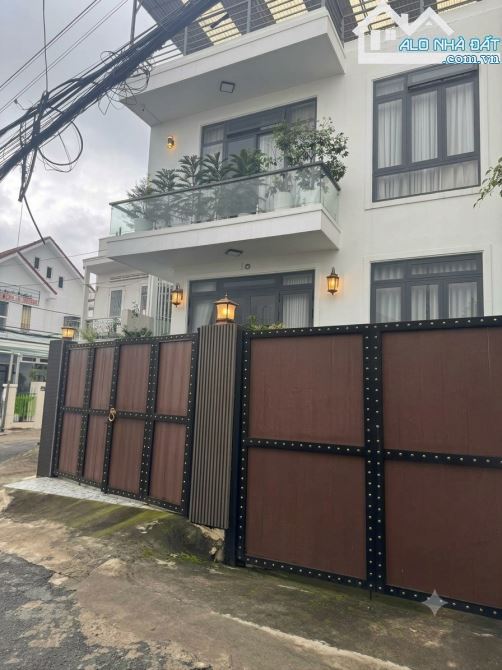 NHÀ PHỐ LÊ HỒNG PHONG ĐÀ LẠT NGANG 9M