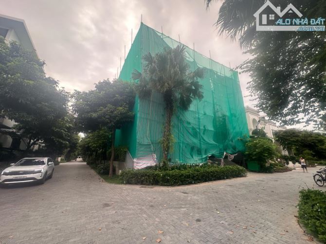 House for sale, 323 m², Long Biên