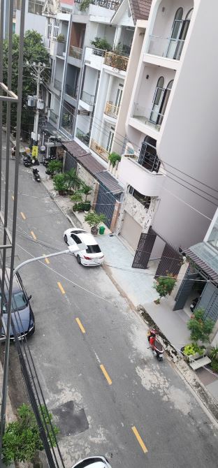Em cần bán căn Ô TÔ TRÁNH - chính chủ tại phố Lê Quốc Trinh - Tân Phú, Gần AEON TÂN PHÚ