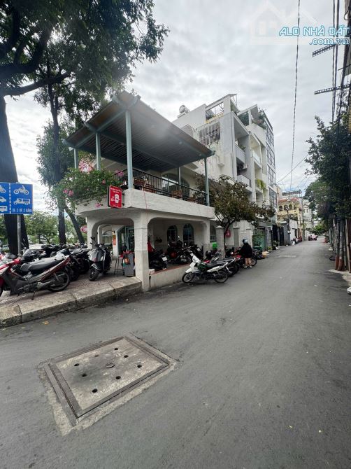 Siêu phẩm hẻm xe hơi 351 Lê Văn Sỹ. DT 13x24m, CN 272m2 - 3 tầng. HĐ 80tr/th - giá 68 tỷ