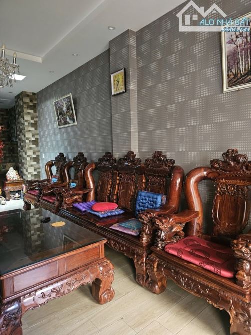 TÒA NHÀ KHU CAO CẤP QUÂN ĐỘI- 240M2(8m*30m)7 TẦNG- AN NINH ĐẲNG CẤP- HẺM XE TĂNG 8M