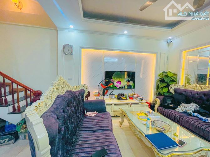 Cắt lỗ, GẤP, Bán nhà riêng Cầu Giấy 43m x 6 tầng, 8 ngủ, 50m ra mặt phố Cầu Giấy, Chỉ nhỉn