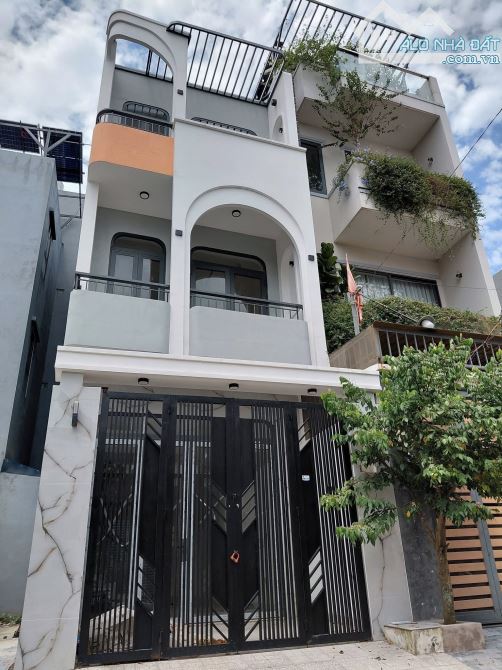 NHÀ ĐẸP TRUNG TÂM SÀI GÒN NGAY LÊ THÁNH TÔN QUẬN 1 GIÁ:5.99TỶ/65m2(5x13m)SHR