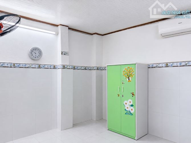 Giảm sâu còn 4ty2 bớt lộc, nhà 58m2 ,XVNT Bình Thạnh hẻm thông D2