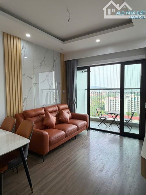 Bán căn hộ chung cư park view 2 ngủ sẵn sổ