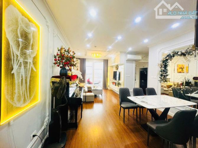 Căn Hộ 3 ngủ 2 vệ sinh, Lô góc 93m2, tầng trung đẹp, tòa 283 Khương Trung, nội thất luxury