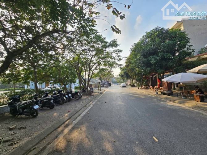 Nhỉnh 20 tỷ cho lô đất Biệt Thự đường Tạ Quang Bửu nhìn vườn hoa, Kinh Bắc, tp BN ♦️DT 271