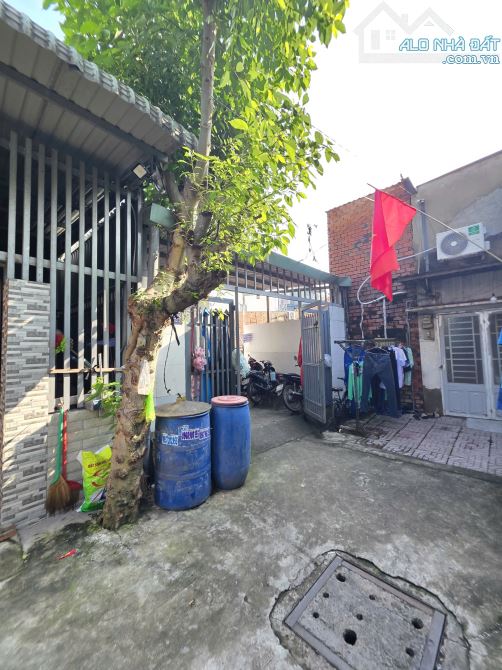 Bán dãy trọ 5X33m, hẻm Nguyễn Thái Học gần chợ Dĩ An 1 (thổ cư 94%, thu nhập 11tr/th)