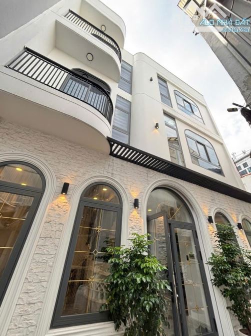 Bề Ngang 9m - ngay Trần Quốc Toản P7 Q3 - Nhà 3 Tầng sân thượng full nội thất - 13,8 Tỷ
