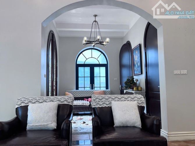 House for sale, 300 m², Long Biên