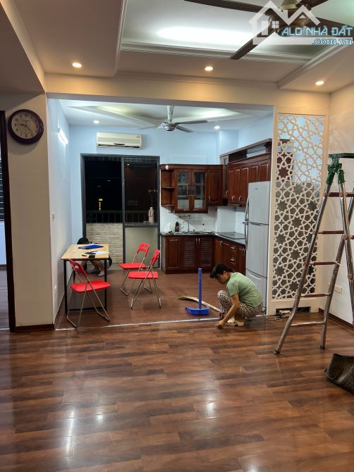 Căn hộ 85m2 - 2PN 2WC View đẹp full nội thất ở luôn:Tòa F4 phố Trung Kính :7,6 tỷ