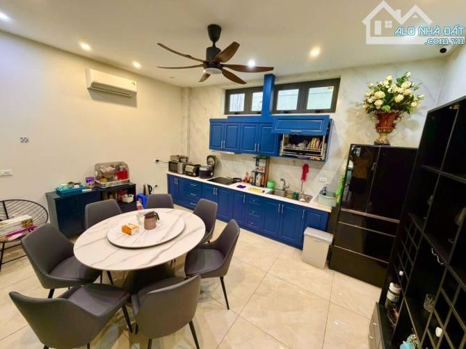Bán bất động sản, 76 m², Long Biên