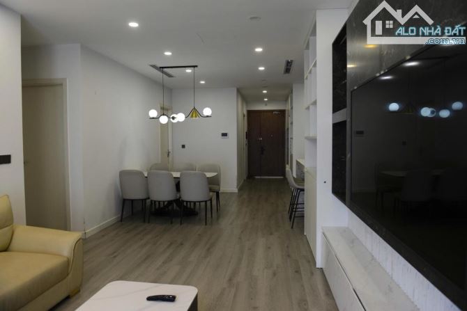 BÁN GẤP CHUNG CƯ ROYAL CITY NGUYỄN TRÃI 104M2 GIÁ 9.4 TỶ RẺ CHƯA TỪ CÓ