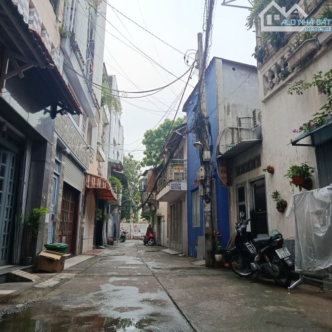 Nhà 3tầngx45m² XE HƠI đậu cửa, gần Bệnh viện ĐK Gia Định
